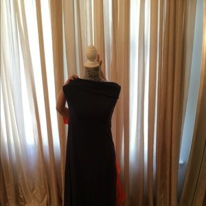 Fitted navy strapless dress